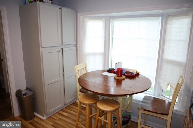 Foto del edificio - 10951 Amherst Ave