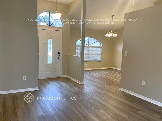 Foto del edificio - 888 Somerset Dr