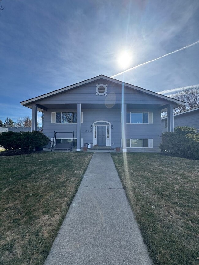 Building Photo - 500 W 12th Ave