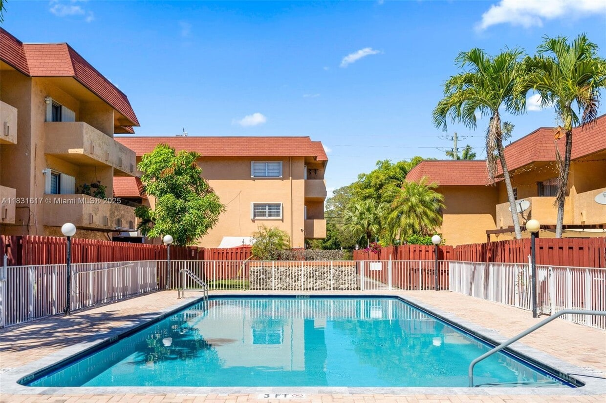 Primary Photo - 9952 SW 88th St