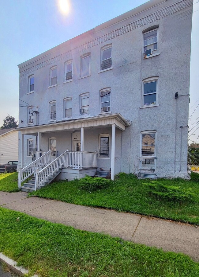 Building Photo - 423 Scott St