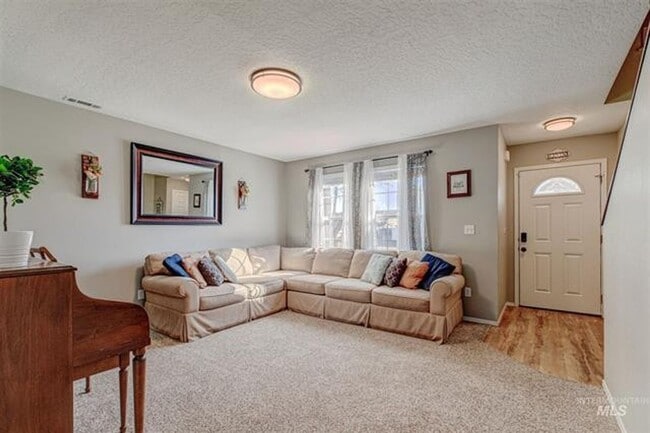 Building Photo - 5 Bedroom Home in South Boise _ Community ...
