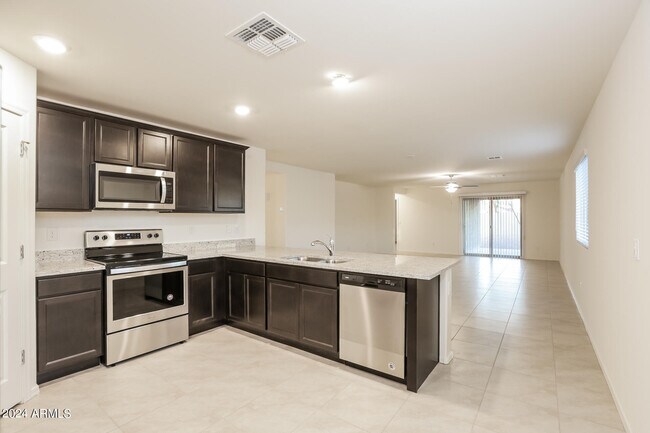 Foto del edificio - 9068 S 253rd Dr