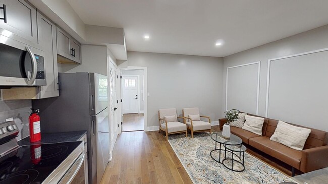 Foto del edificio - 1703 W Virginia Ave NE