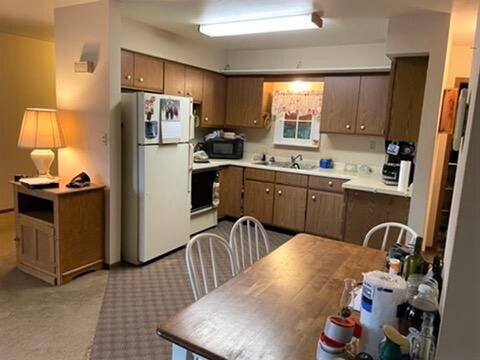 Kitchen - 1321 W Wisconsin Ave