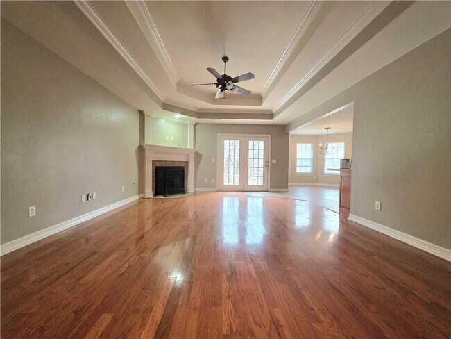 Building Photo - 4401 Summerfield Cir