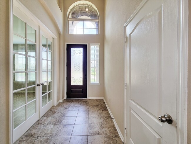 Building Photo - 2611 Yaletzi Ln