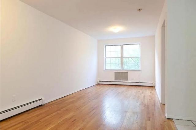 Foto principal - 3 bedroom in New York NY 11211