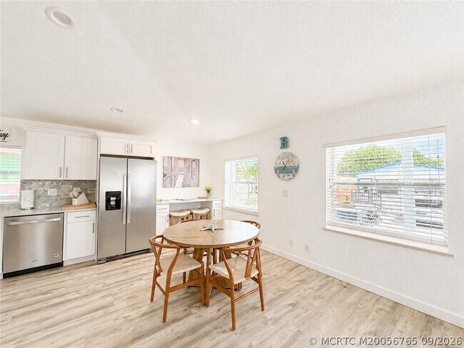 Building Photo - 10851 S Ocean Dr
