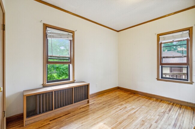 Building Photo - 1701 Hubbard Ave