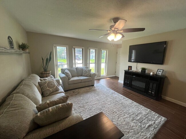 Foto del edificio - 5119 Ferncrest Dr