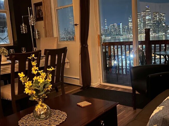 Foto del edificio - 812 Palisade Ave