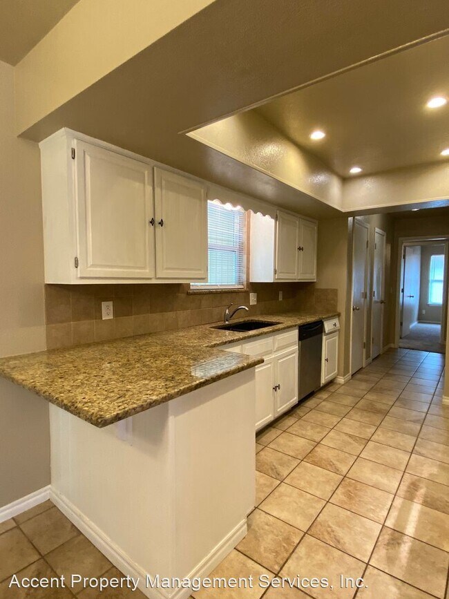 Building Photo - 3 br, 2 bath House - 6910 East 98th Street
