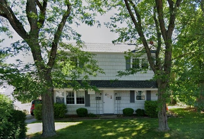 Building Photo - 29 Knapp Ave