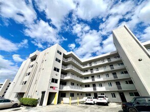 Building Photo - 9915 W Okeechobee Rd