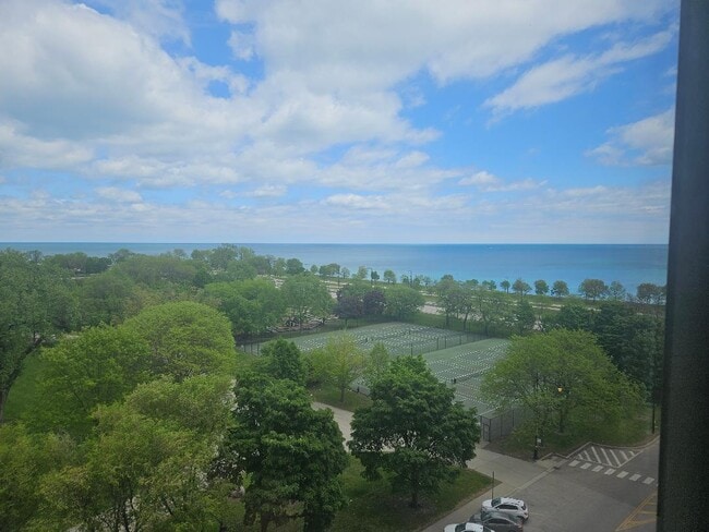 Building Photo - 5300 S Shore Dr