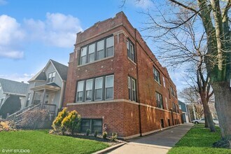 Building Photo - 3601 W Cullom Ave