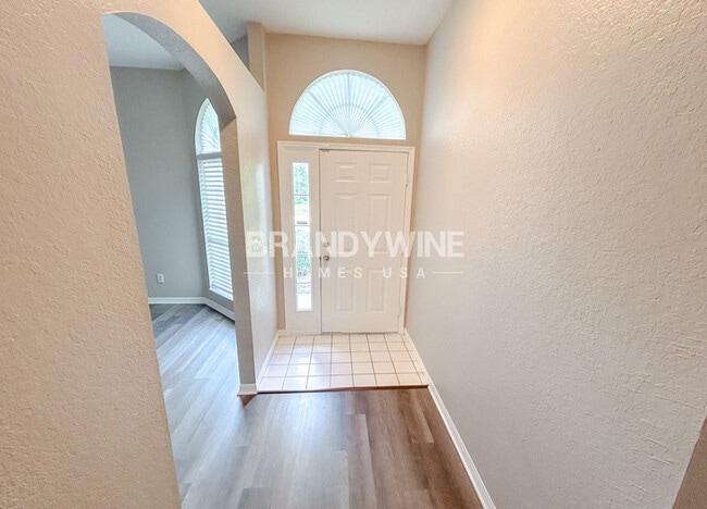 Building Photo - 815 Via Del Sol Dr