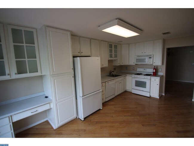 Building Photo - 3314 Woodland Cir