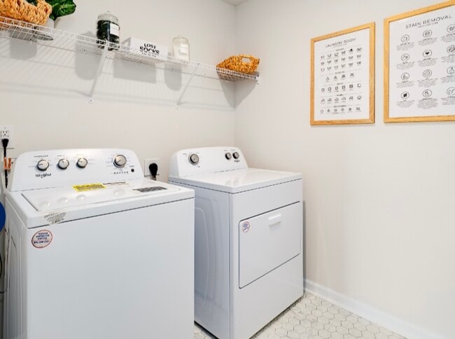 Foto del edificio - 8877 Monroe Dr