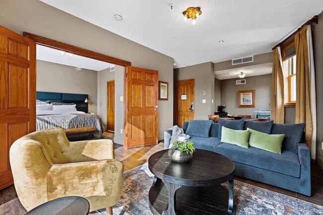 Building Photo - 100 Orchard St