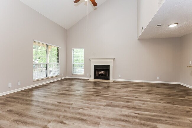 Foto del edificio - 128 Buckingham Ct