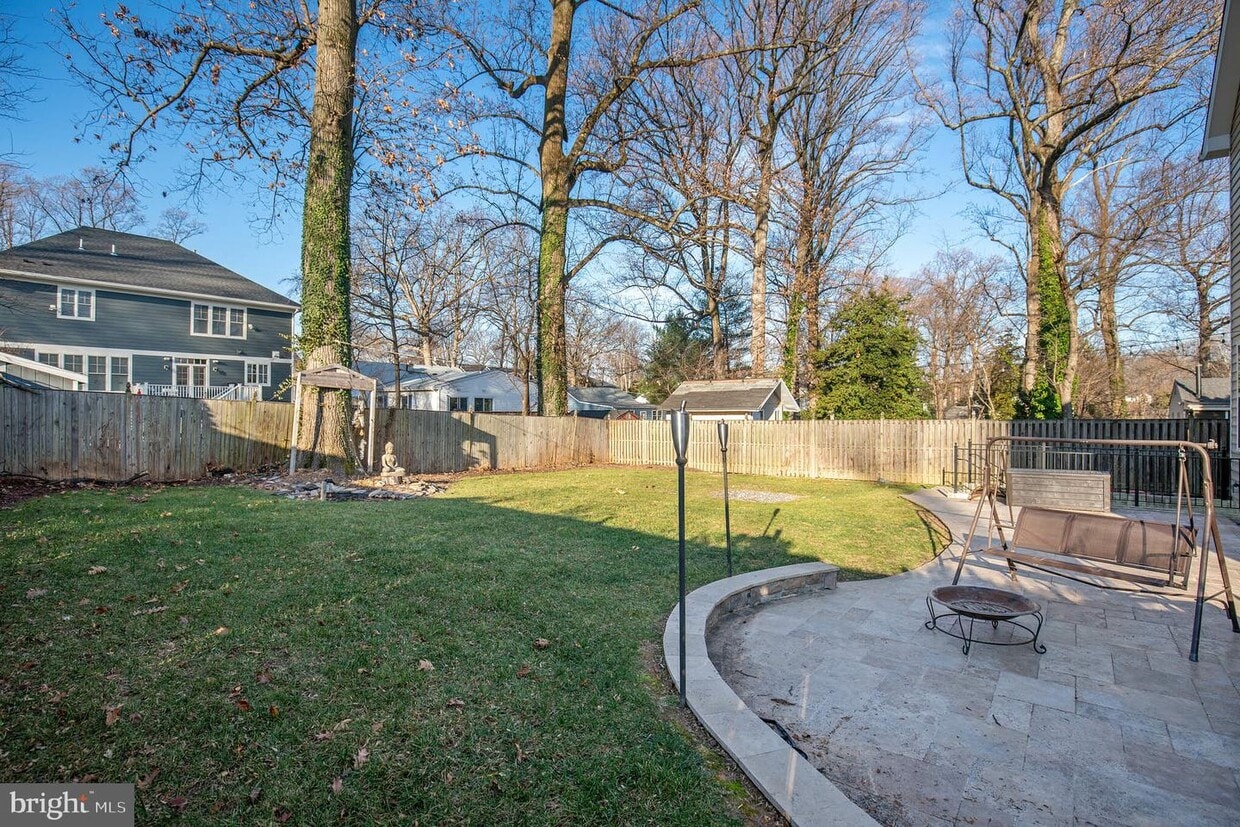 Primary Photo - 1924 Hillside Dr