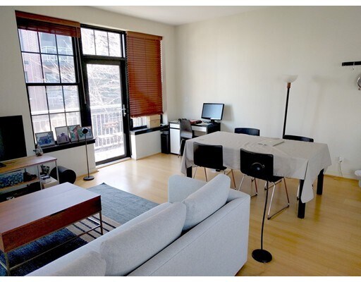 Foto del edificio - 944 Dorchester Ave