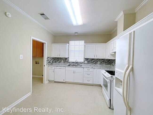 Building Photo - 3 br, 2.5 bath House - 15381 Summerwood Ave.