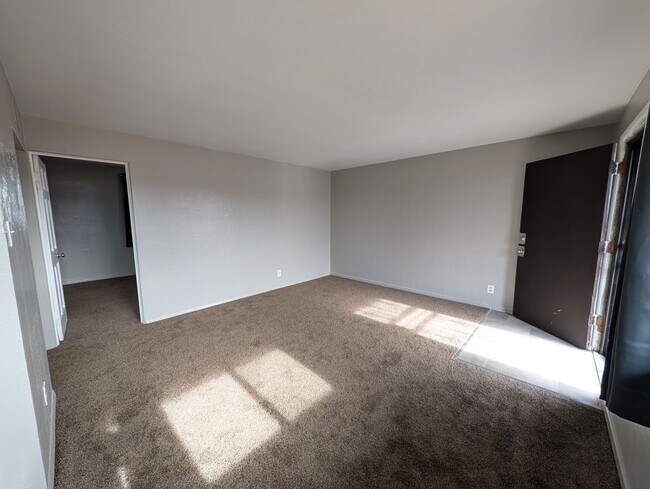 Building Photo - 1588 Lansing St