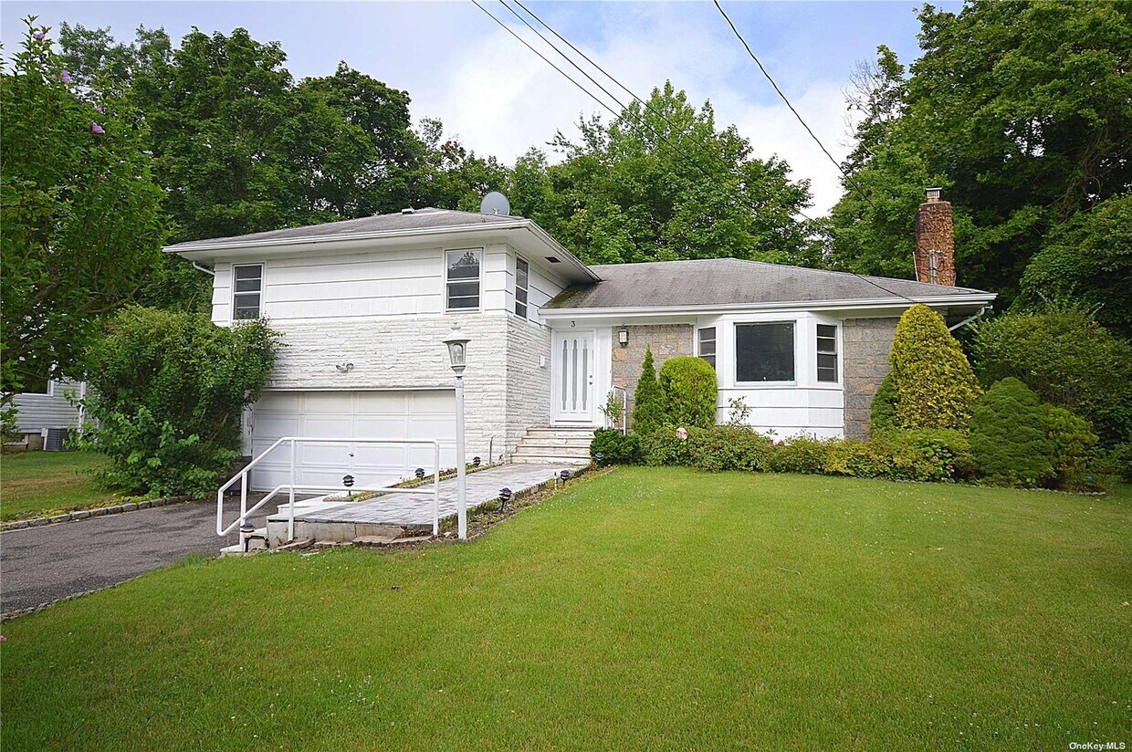 Primary Photo - 3 Hemsley Ln
