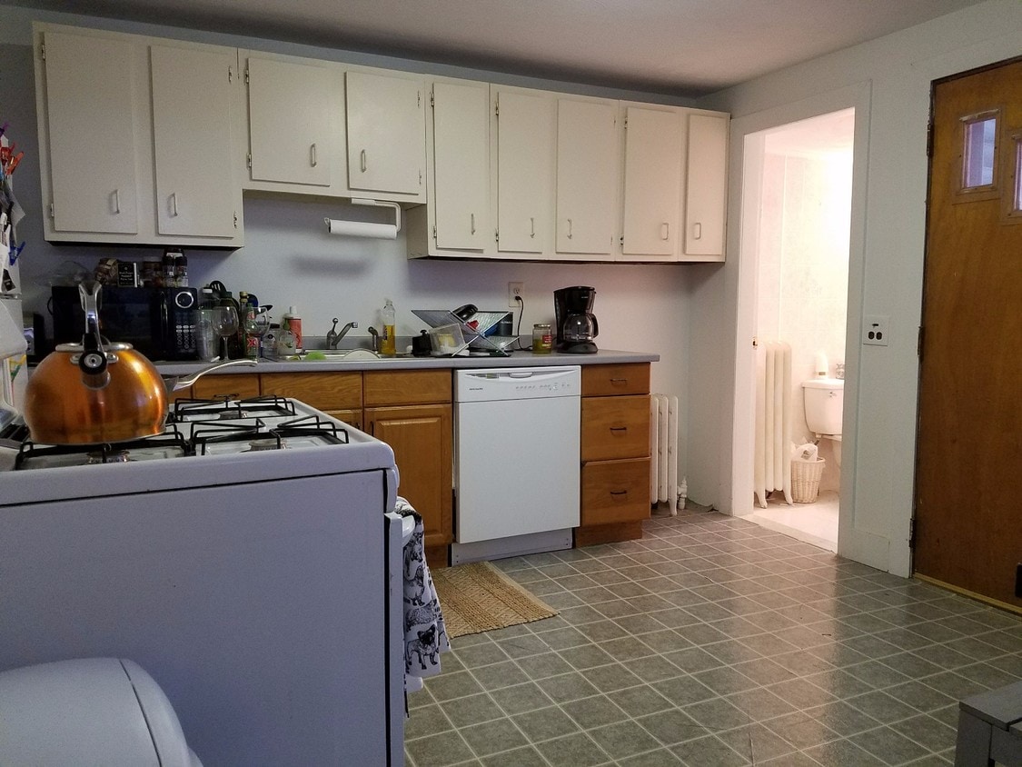 Primary Photo - 80 Sciarappa St