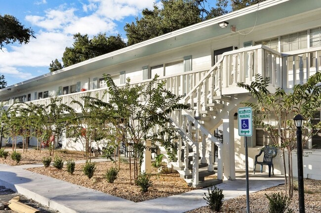 ** LIMITED SUMMERTIME SPECIAL / CALL FOR D... - ** LIMITED SUMMERTIME SPECIAL / CALL FOR D... Apartment