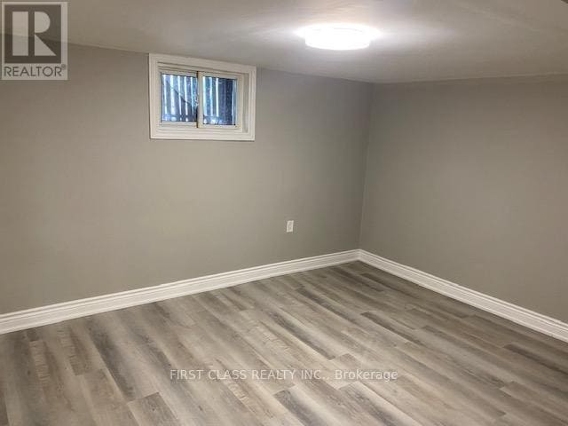 Building Photo - 20 Savarin St