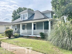 Building Photo - 1021 Dixie St