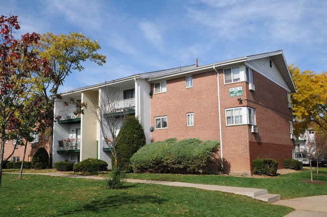 Building Photo - State Fayette Gardens
