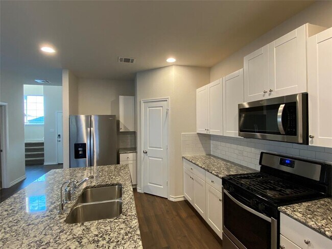 Building Photo - 376 Arbor Hills