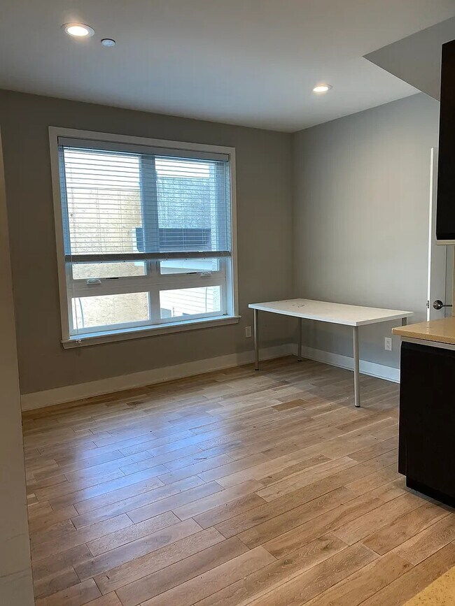 Foto del edificio - 944 N Marshall St