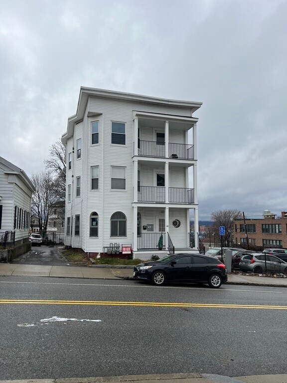 48 Providence St Unit 1, Worcester, MA 01604 Room for Rent in