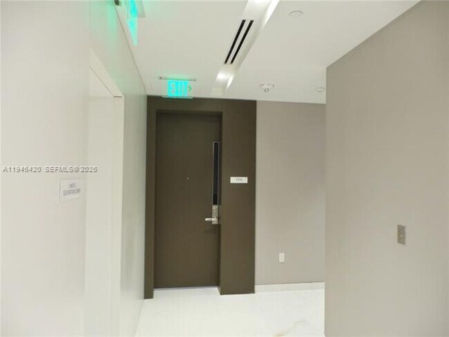 Foto del edificio - 300 Biscayne Blvd Way