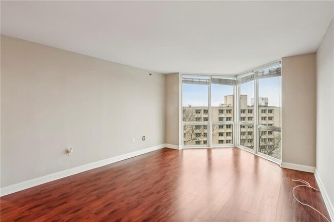 Foto del edificio - 2870 Pharr Ct S Northwest