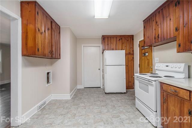 Building Photo - 4340 Castleton Rd