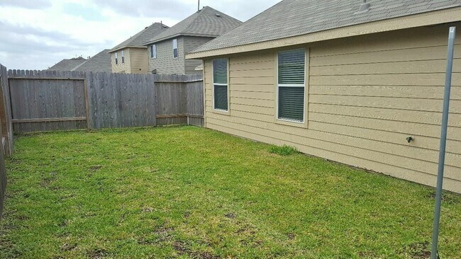 Foto del edificio - 5838 Kyle Cove Dr