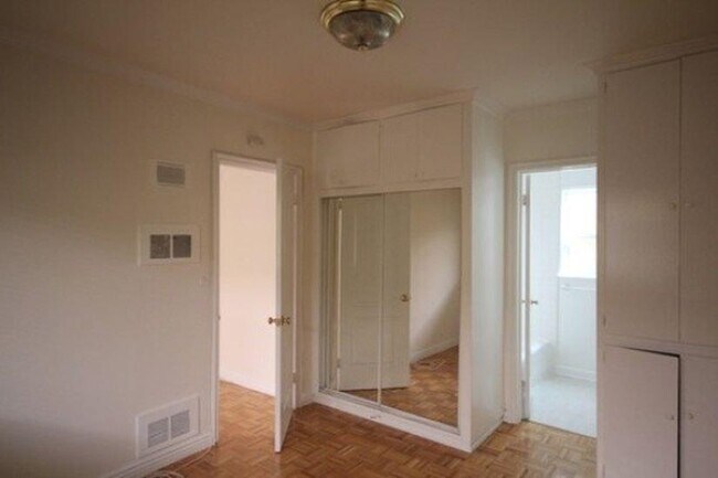 Bed Room - 140 N Wilson Ave