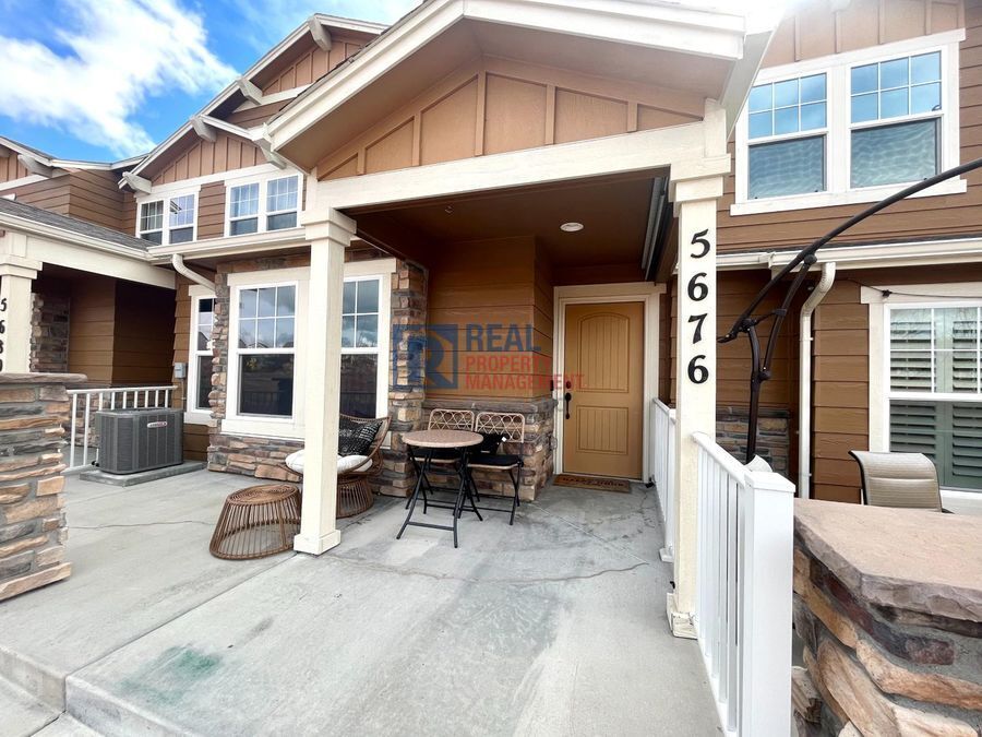 Foto principal - 5676 Shamrock Heights