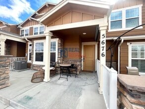 Building Photo - 5676 Shamrock Heights