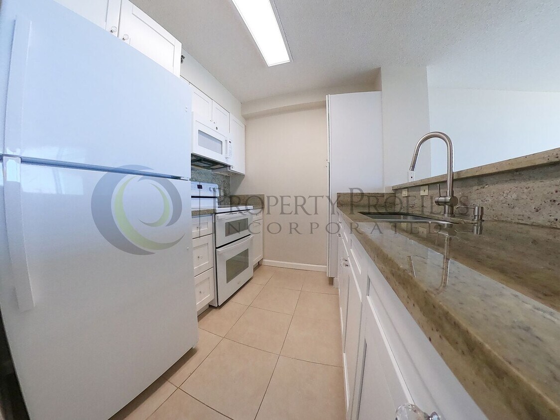 Foto principal - 1 Bedroom, 1 Bath condo unit at 215 North ...