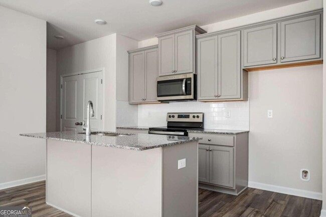 Building Photo - 6346 Rosetta Dr