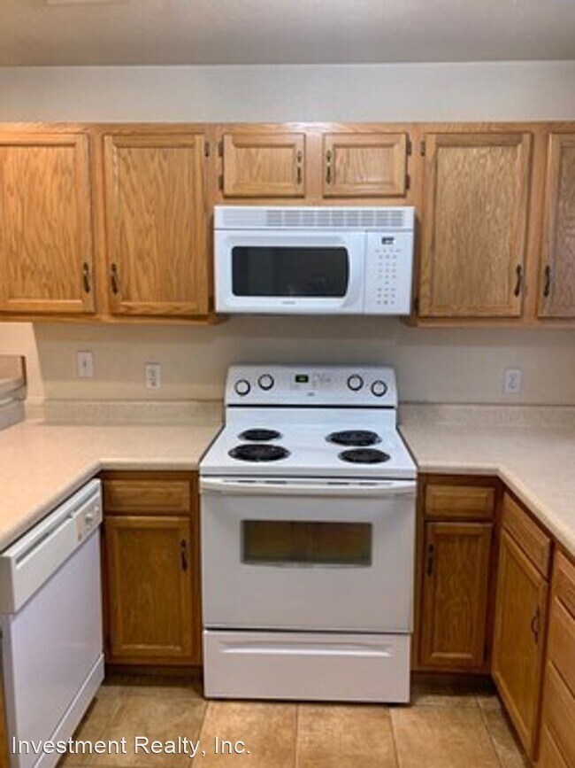 Building Photo - 710-720 Hillside Dr