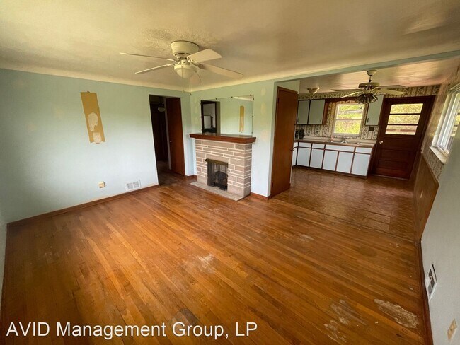 Building Photo - 3 br, 1 bath House - 2576 Pitcairn Rd
